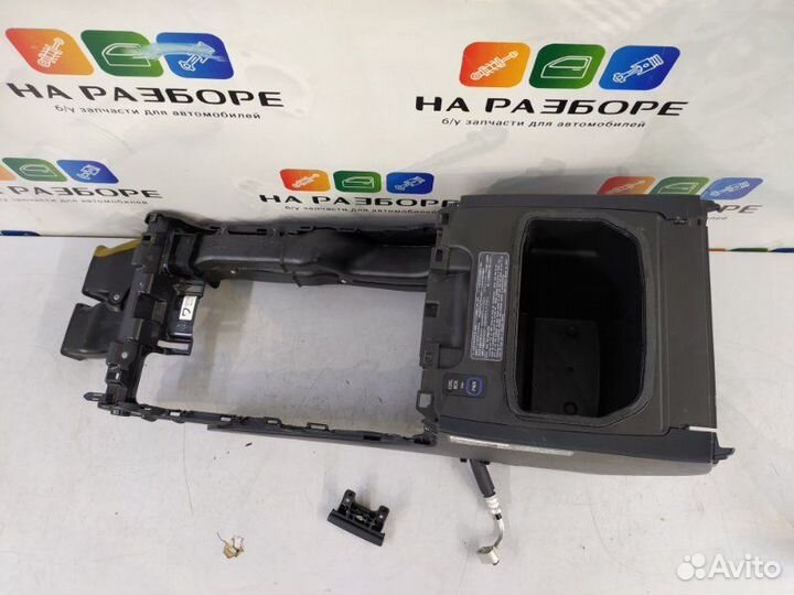 Консоль между сидений Lexus Lx570 3 3UR-FE 2010