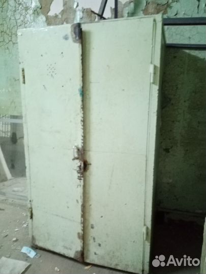 Шкаф металлический