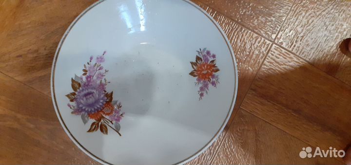 Столовый набор тарелок