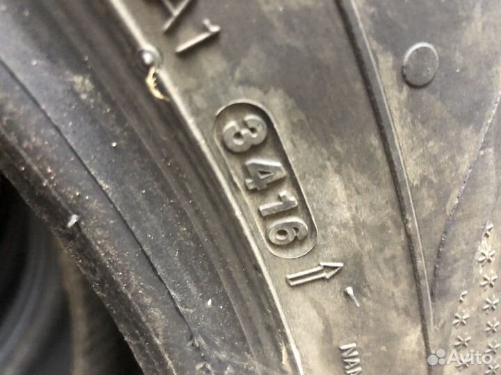 Kumho I'Zen Stud Snow KW11 225/65 R17 106T