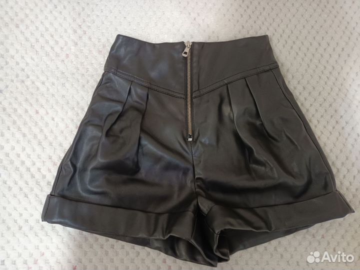 Кожаные шорты