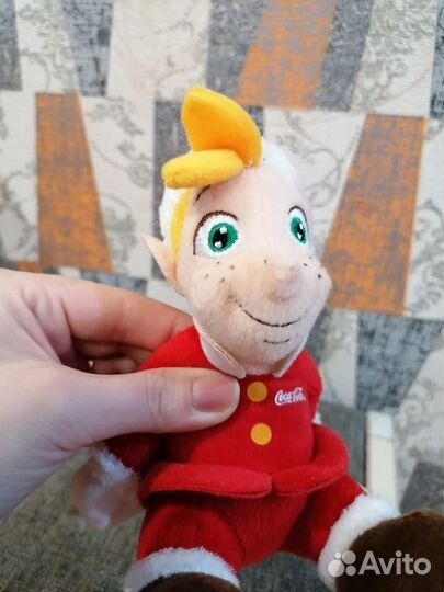 Эльф с логотипом Кока-кола