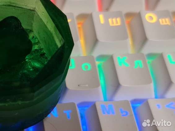 Прозрачнозеленые кейкапы