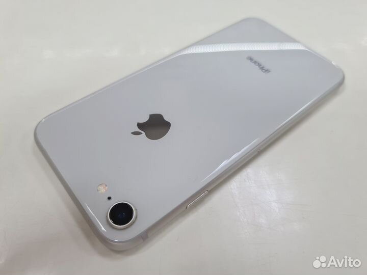 iPhone 8 64 Гб Легендарный