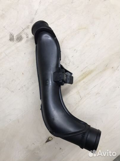 Патрубок интеркулера 1K0145770AH Passat B7