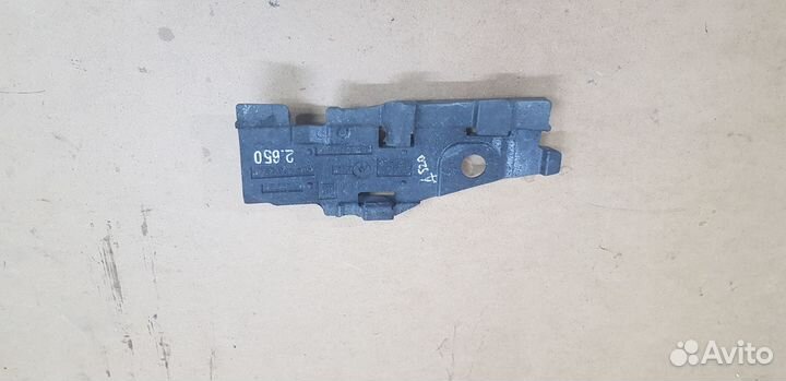 Наполнитель переднего бампера правый Opel Astra H