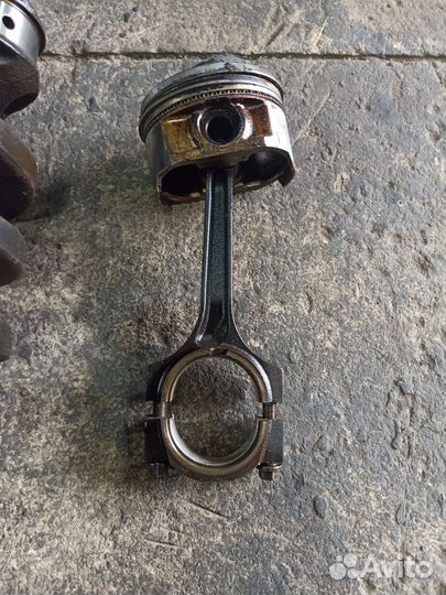 Коленчатый вал dodge stratus