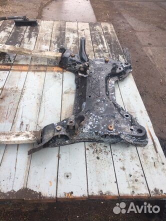 Подрамник peugeot 308