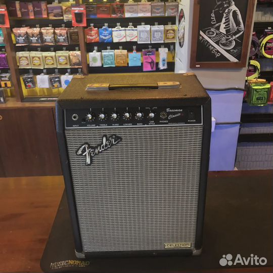 Комбоусилитель для бас гитары Fender Bassman Class