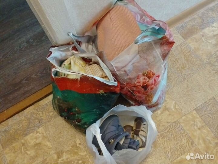 Отдам бесплатно вещи