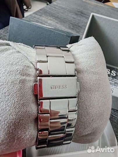 Часы Guess женские