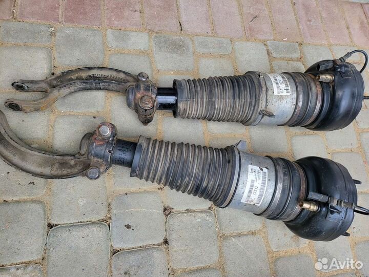 Амортизатор передний пневмостойка Audi A8 D4 4H