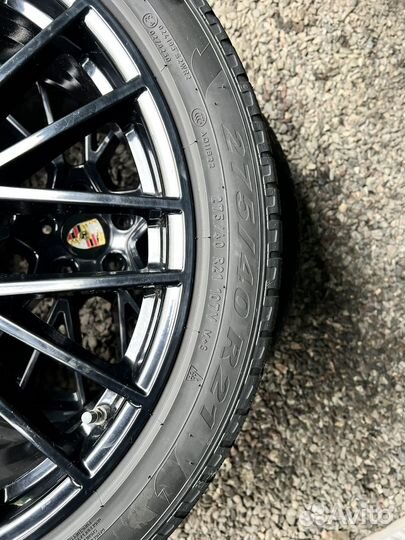 Pirelli Scorpion Winter 275/40 R21 и 305/35 R21 109V