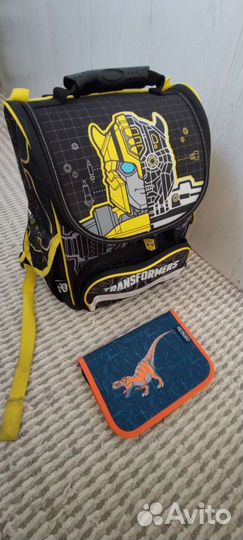 Школьный рюкзак. Для мальчика. С пеналом