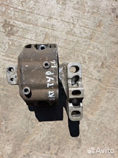 Подушка двигателя для Шкоды Октавии Тур