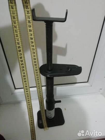 Домкрат 2.5т