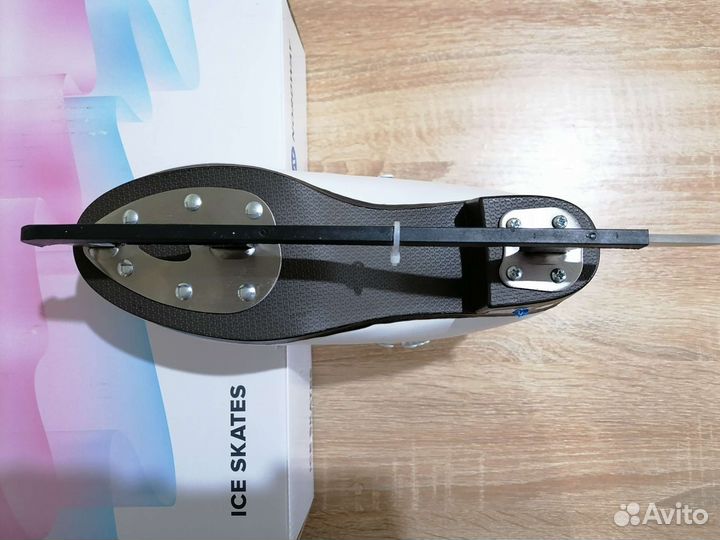 Фигурные коньки Nordway (новые)