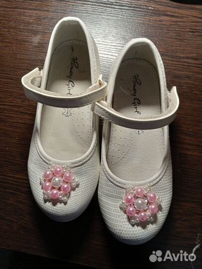 Обувь нарядная для девочек 28 и 30 размер