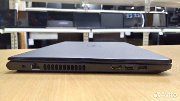 Dell Inspiron 15/i5 7200/8gbamd R5 m330/500GB/15.6