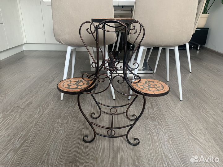 Подставка для цветов