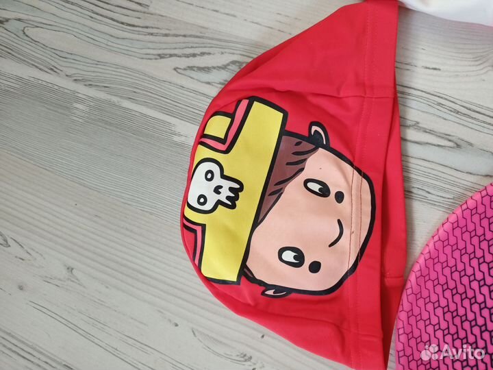 Шапочки для бассейна