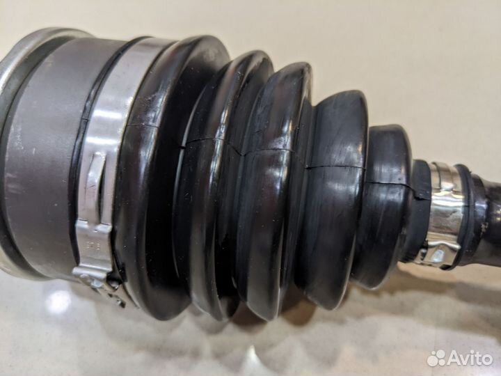 Привод левый mazda BT-50 / ford ranger (06)