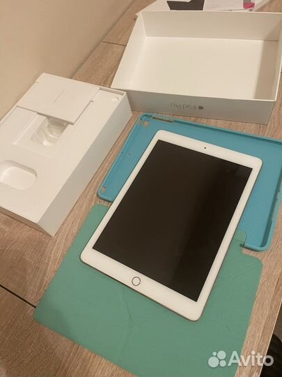 iPad pro 9 7 WI Fi Wi + cellular 32