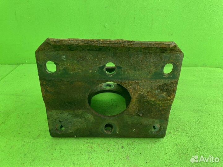 Кронштейн траверсы iveco stralis