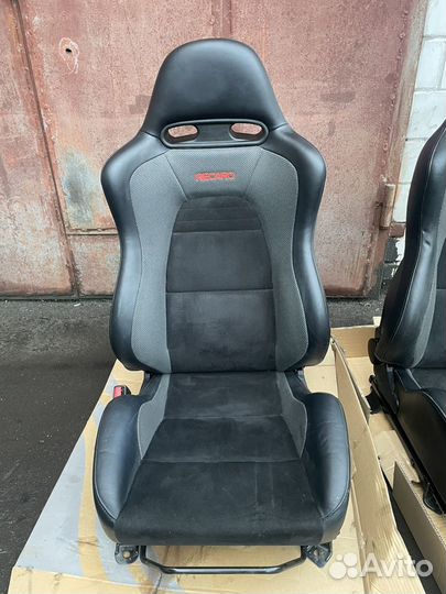 Передние сиденья Recaro Evolution 9 (полуковши)