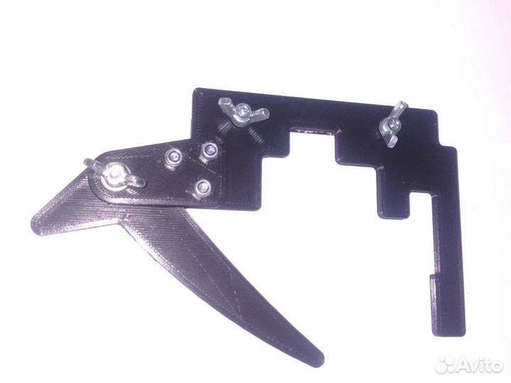 Препаратоводитель к предметному столику микроскопа