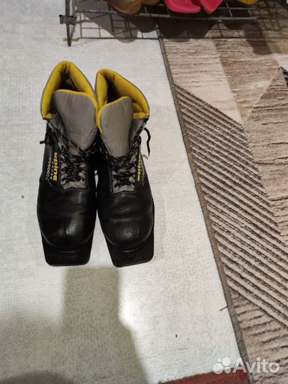 Ботинки лыжные