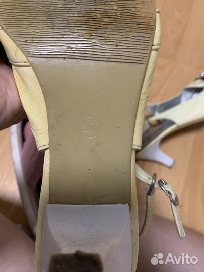 Босоножки женские