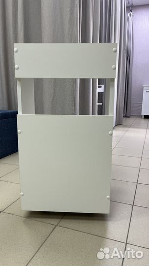 Косметологический столик