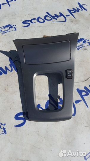 Накладка центральной консоли передняя Subaru