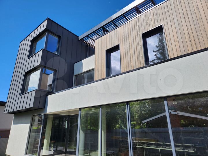 Дом 233 м² на участке 5 сот.