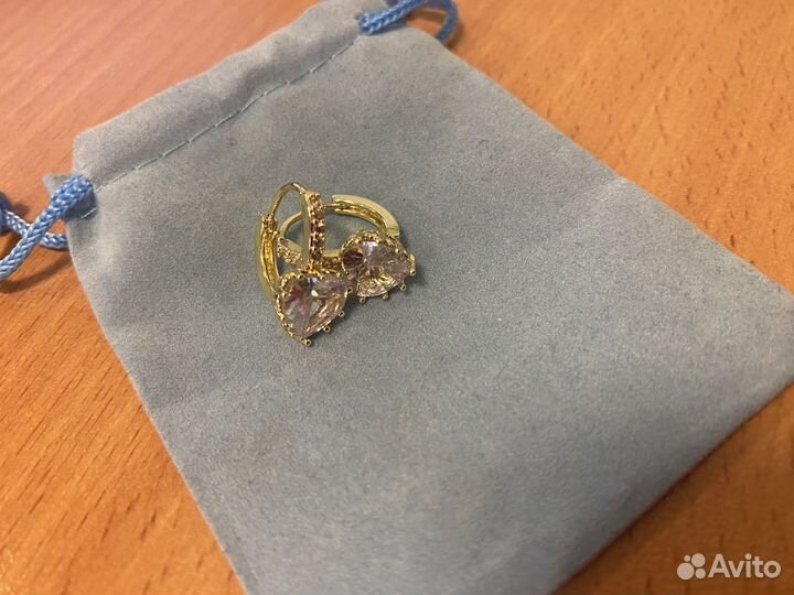 Серьги с кристаллами в форме сердца