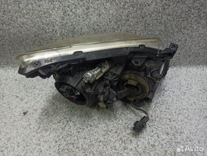 Фара левая Toyota Avensis T250 2007