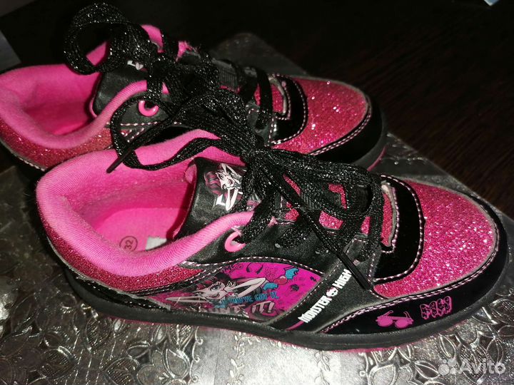 Кроссовки детские