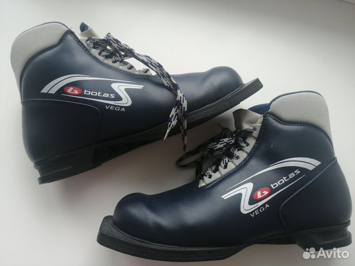 Лыжные ботинки 40р