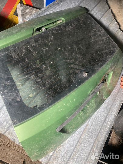 Заднее стекло Ford Fiesta 2006г