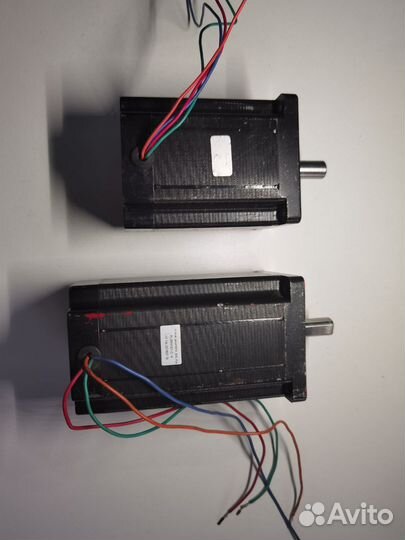 Шаговый двигатель