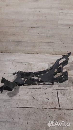 Кронштейн бампера передний правый Mercedes E Class