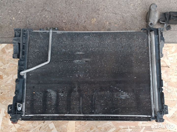 Радиатор охлаждения Mercedes C-Class W204