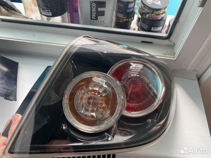 Задний правый фонарь на mazda 3 bk хэтчбек