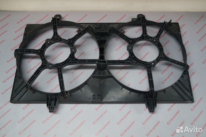 Nissan 21483-9Y000 Диффузор вентиляторов