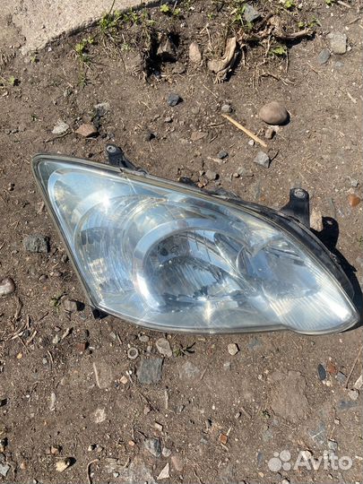 Фары Toyota corolla 120 хэтчбек дефектные