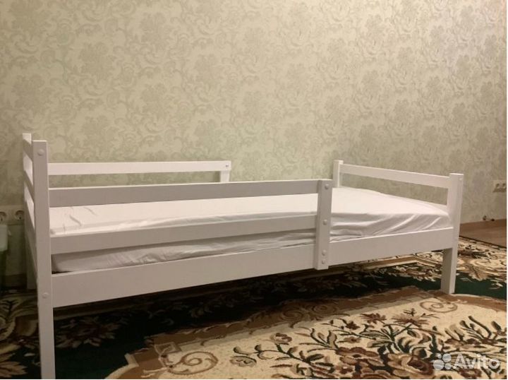 Подростковая кровать + матрас белая. Новые в упако