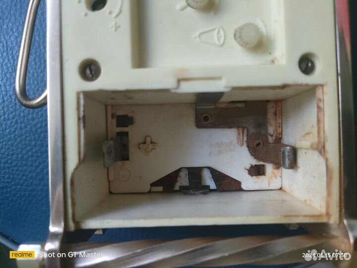 Часы будильник 