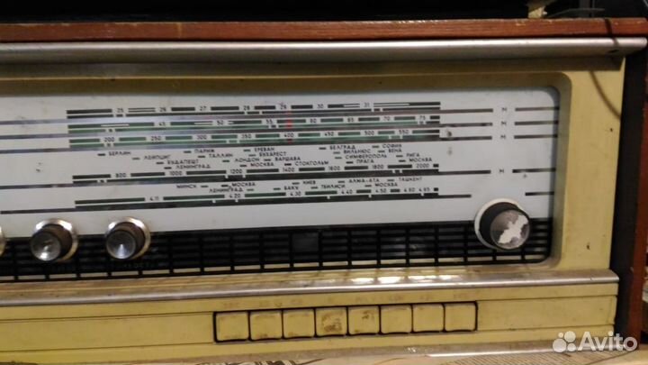 Советская радиола Кантата-203