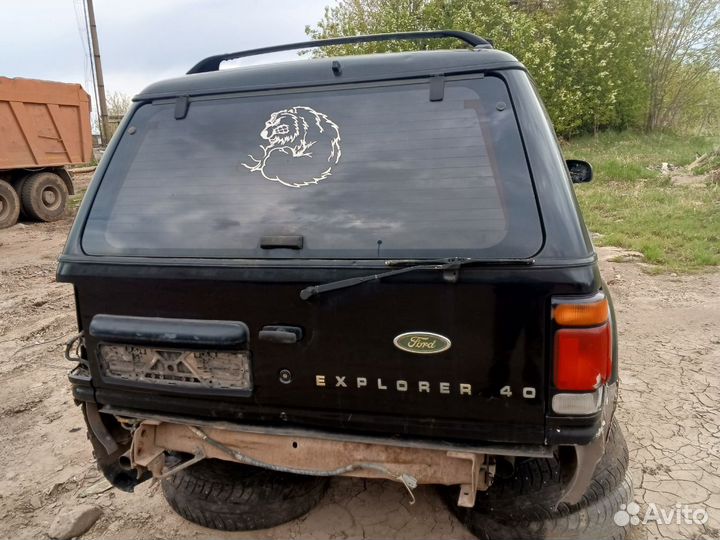 Задняя дверь Ford explorer 2
